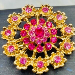 Gold Tone Pink Rhinestone Floral Pattern Brooch